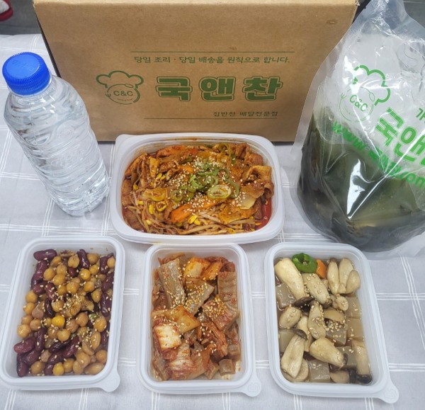 오늘의반찬 5종세트(소고기미역국,매콤콩나물제육볶음,총알새송이볶음,모둠콩조림,도토리묵김치무침)