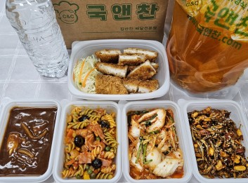 오늘의반찬 5종세트(육짬뽕,순살등심돈까스,살사푸실리샐러드,견과멸치볶음,배추겉절이)