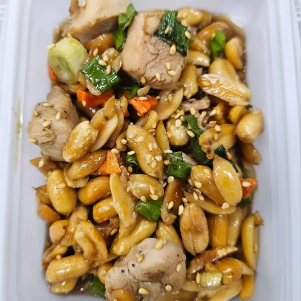 어린이-닭가슴살땅콩조림