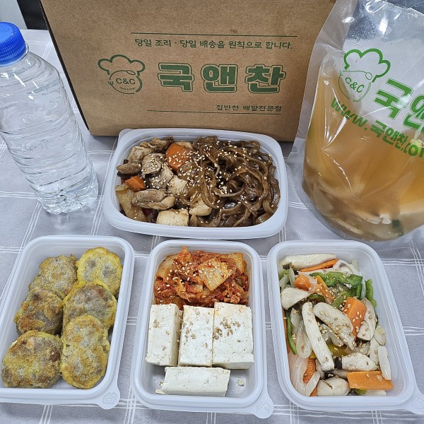 오늘의반찬 5종세트(오징어무국,안동찜닭,새송이버섯야채볶음,두부김치,동그랑땡전)