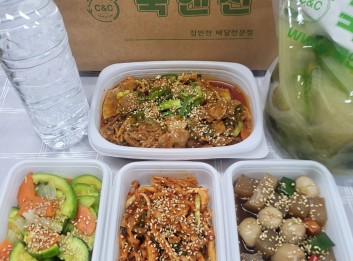 오늘의반찬 5종세트(시금치된장국,고추장제육볶음,메추리알곤약조림,호박볶음,무말랭이무침)