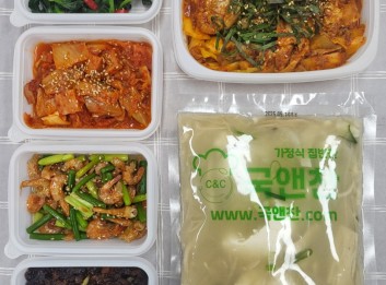 오늘의반찬 5종세트(순두부버섯들깨탕,춘천닭갈비,건새우마늘쫑볶음,햄김치볶음,시금치나물)