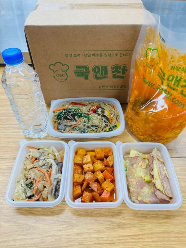 오늘의 반찬 5종세트 (해물순두부찌개, 궁중잡채, 두부버섯볶음, 매콤감자볶음, 햄전)