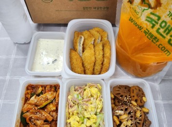 오늘의 반찬 5종세트 (부대찌개,생선까스&타르타르,오징어도라지초무침,맛살에그스크럼블,땅콩연근조림)